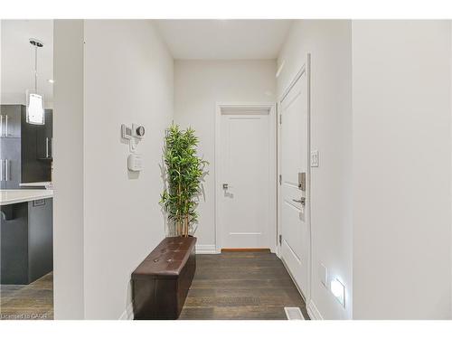 15-35 Midhurst Heights, Hamilton, ON - Indoor Photo Showing Other Room