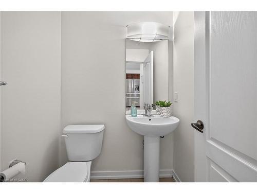 9 Hedges Crescent, Hamilton, ON - Indoor Photo Showing Bathroom