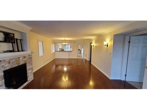 520 Silken Lauamnn Drive, Newmarket, ON - Indoor With Fireplace