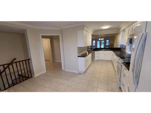 520 Silken Lauamnn Drive, Newmarket, ON - Indoor Photo Showing Kitchen