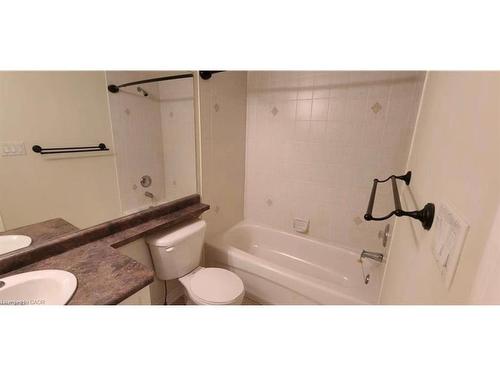 520 Silken Lauamnn Drive, Newmarket, ON - Indoor Photo Showing Bathroom