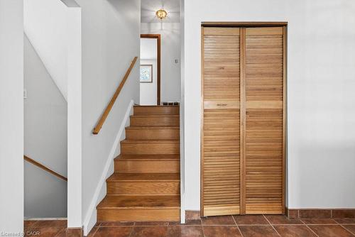 2 Country Club Drive, Hamilton, ON - Indoor Photo Showing Other Room