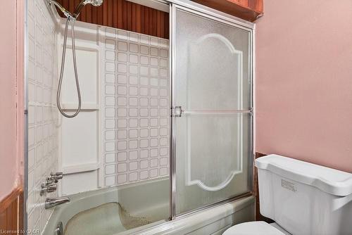 2 Country Club Drive, Hamilton, ON - Indoor Photo Showing Bathroom