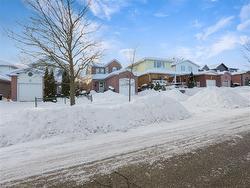 67 Northmanor Crescent  Kitchener, ON N2N 3C2