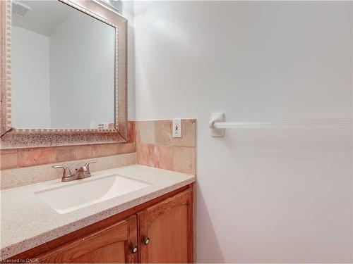 67 Northmanor Crescent, Kitchener, ON - Indoor Photo Showing Bathroom