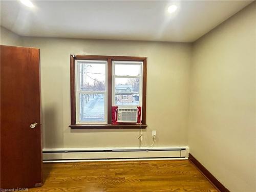 4-169 Chapel Street, Kitchener, ON - Indoor Photo Showing Other Room