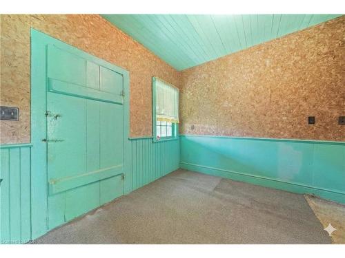 229 Creek View Road, Woodville, ON - Indoor Photo Showing Other Room