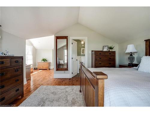849 Beach Boulevard, Hamilton, ON - Indoor Photo Showing Bedroom