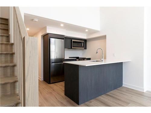 108-312 Erb Street W, Waterloo, ON - Indoor Photo Showing Kitchen