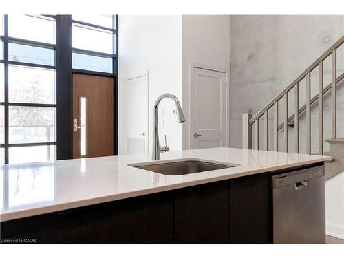 108-312 Erb Street W, Waterloo, ON - Indoor Photo Showing Kitchen