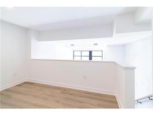 108-312 Erb Street W, Waterloo, ON - Indoor Photo Showing Other Room