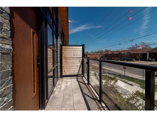 108-312 Erb Street W, Waterloo, ON - Outdoor