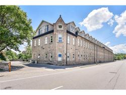 108-25 Concession Street  Cambridge, ON N1R 2G6