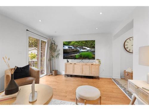 336 Emerald Street N, Hamilton, ON - Indoor Photo Showing Living Room