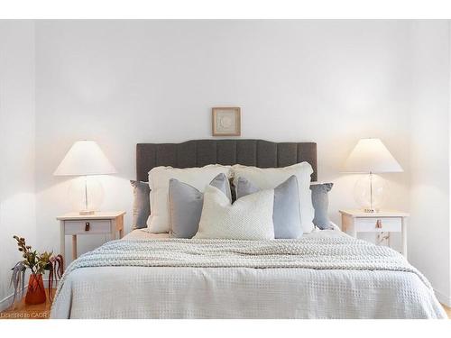 336 Emerald Street N, Hamilton, ON - Indoor Photo Showing Bedroom