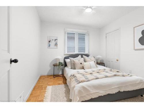 336 Emerald Street N, Hamilton, ON - Indoor Photo Showing Bedroom