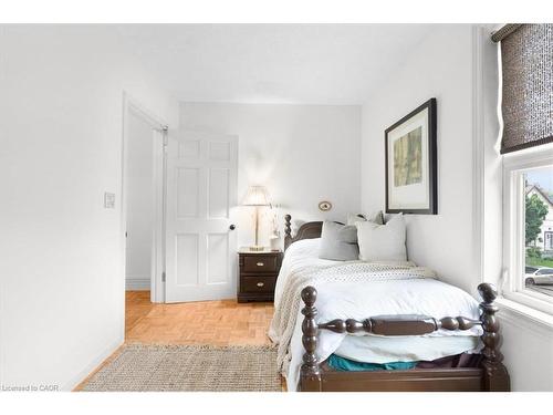 336 Emerald Street N, Hamilton, ON - Indoor Photo Showing Bedroom