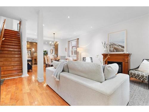 336 Emerald Street N, Hamilton, ON - Indoor Photo Showing Living Room