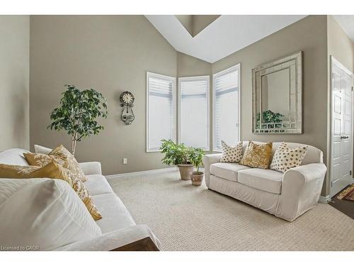 36 Freure Drive, Cambridge, ON - Indoor Photo Showing Living Room