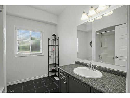 36 Freure Drive, Cambridge, ON - Indoor Photo Showing Bathroom
