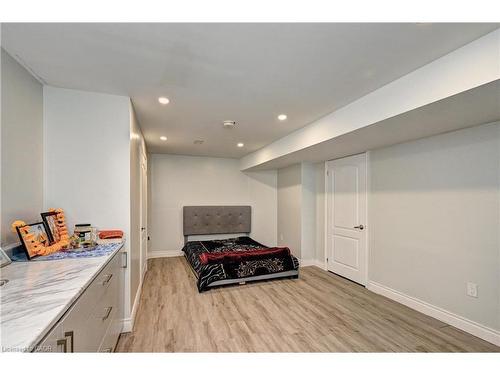 32 Weir Street, Cambridge, ON - Indoor