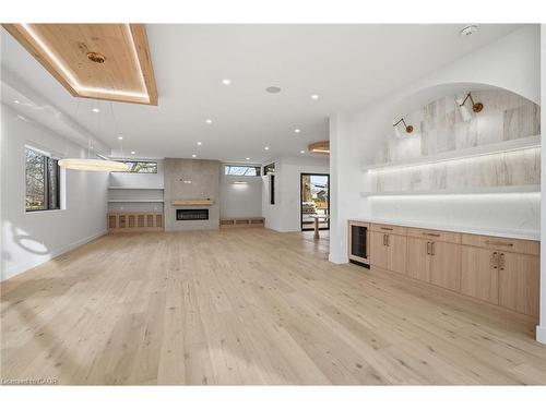 427 Pine Cove Road, Burlington, ON - Indoor Photo Showing Other Room