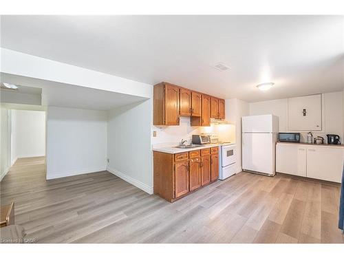 111 Mountainview Road S, Georgetown, ON - Indoor Photo Showing Kitchen