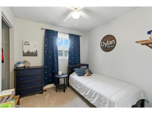 374 Magnolia Drive, Hamilton, ON - Indoor Photo Showing Bedroom