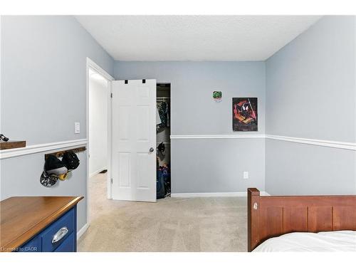 374 Magnolia Drive, Hamilton, ON - Indoor Photo Showing Bedroom