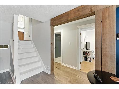 374 Magnolia Drive, Hamilton, ON - Indoor Photo Showing Other Room