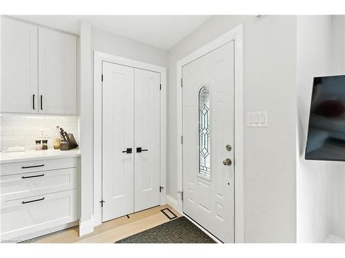 374 Magnolia Drive, Hamilton, ON - Indoor Photo Showing Other Room