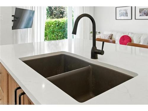 374 Magnolia Drive, Hamilton, ON - Indoor Photo Showing Kitchen With Double Sink