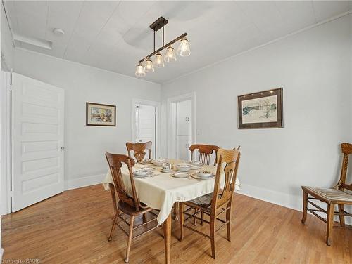 11 Wells Avenue, Brantford, ON - Indoor Photo Showing Dining Room