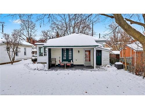 11 Wells Avenue, Brantford, ON - Outdoor