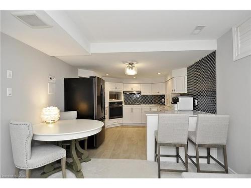 27 Woodmans Court, Kitchener, ON - Indoor