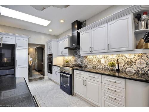 27 Woodmans Court, Kitchener, ON - Indoor Photo Showing Kitchen With Upgraded Kitchen