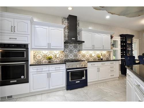 27 Woodmans Court, Kitchener, ON - Indoor Photo Showing Kitchen With Upgraded Kitchen