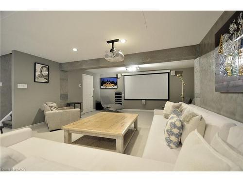 27 Woodmans Court, Kitchener, ON - Indoor Photo Showing Other Room