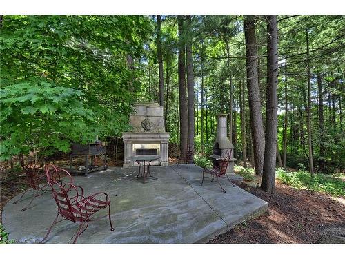 27 Woodmans Court, Kitchener, ON - Outdoor