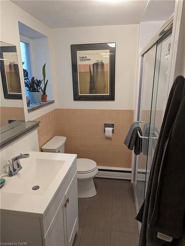 304-14 Norris Place, St. Catharines, ON - Indoor Photo Showing Bathroom