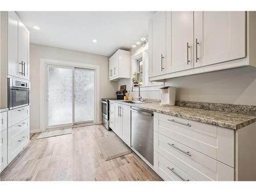 131 Mill Street, Kitchener, ON - Indoor Photo Showing Kitchen With Upgraded Kitchen