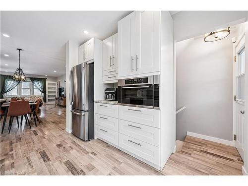 131 Mill Street, Kitchener, ON - Indoor Photo Showing Kitchen With Stainless Steel Kitchen