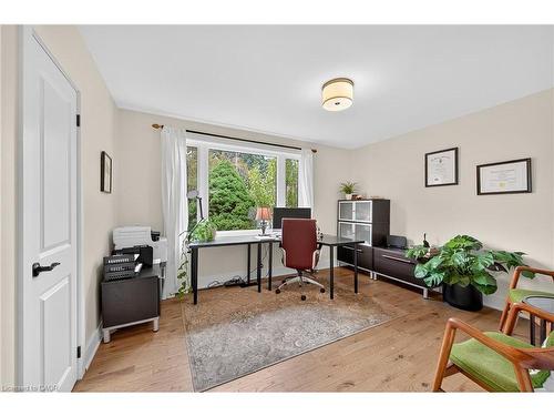 233 Townsend Avenue, Burlington, ON - Indoor