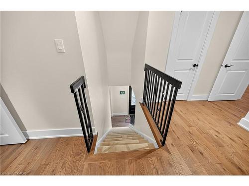 233 Townsend Avenue, Burlington, ON - Indoor Photo Showing Other Room