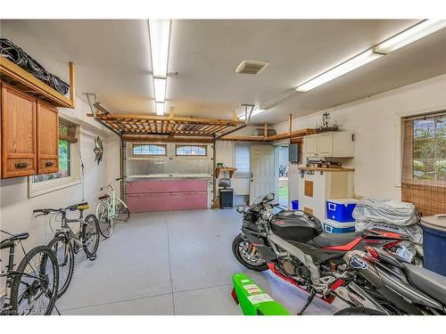 233 Townsend Avenue, Burlington, ON - Indoor Photo Showing Garage