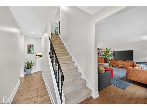 233 Townsend Avenue, Burlington, ON - Indoor