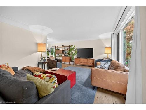 233 Townsend Avenue, Burlington, ON - Indoor Photo Showing Living Room