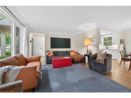 233 Townsend Avenue, Burlington, ON - Indoor Photo Showing Living Room