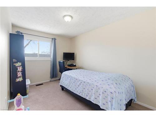 116-185 Denistoun Street, Welland, ON - Indoor Photo Showing Bedroom