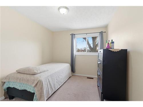 116-185 Denistoun Street, Welland, ON - Indoor Photo Showing Bedroom